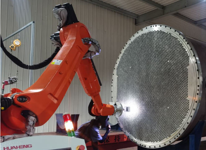 1662954329679491.png 机械人管板焊接.png